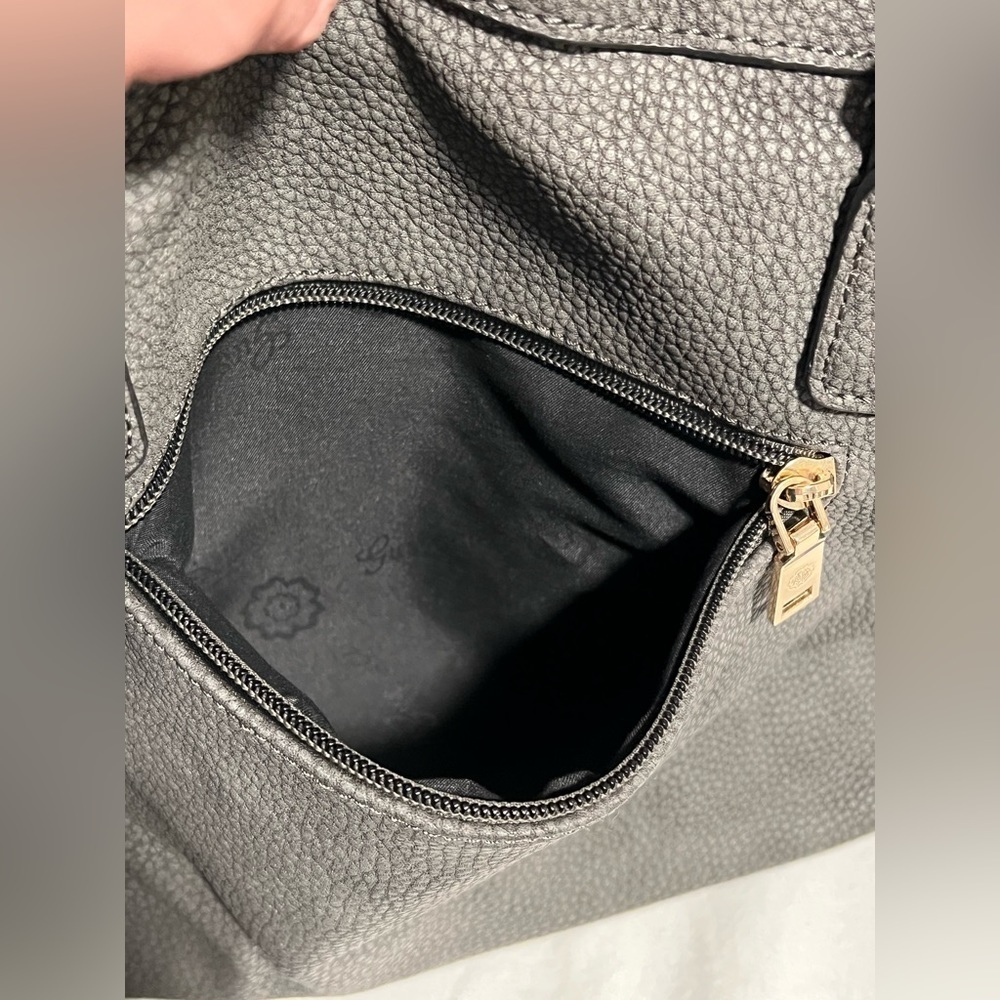 Gussaci Drawstring Shoulder Bag Purse Gray With Zipper Detail - Picture 8 of 13